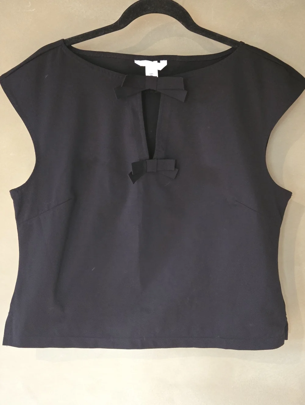 H&M | Black Sleeveless Blouse with Twin Bow Accents, Size L - Picture 2 of 8